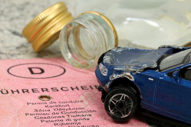 Symbolbild: Polizeiwagen mit Blaulicht, Verkehrsstrafrecht